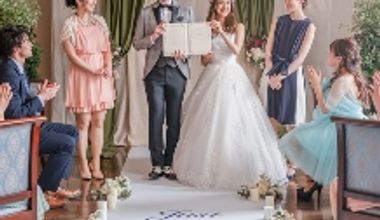 【人前式】ゲストに向かって結婚の意思を誓う自由なスタイルでおふたりだけの挙式を♪