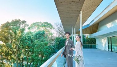 《26年7~8月/早期特典》自然光がはいる会場で歓談が弾む夏プラン