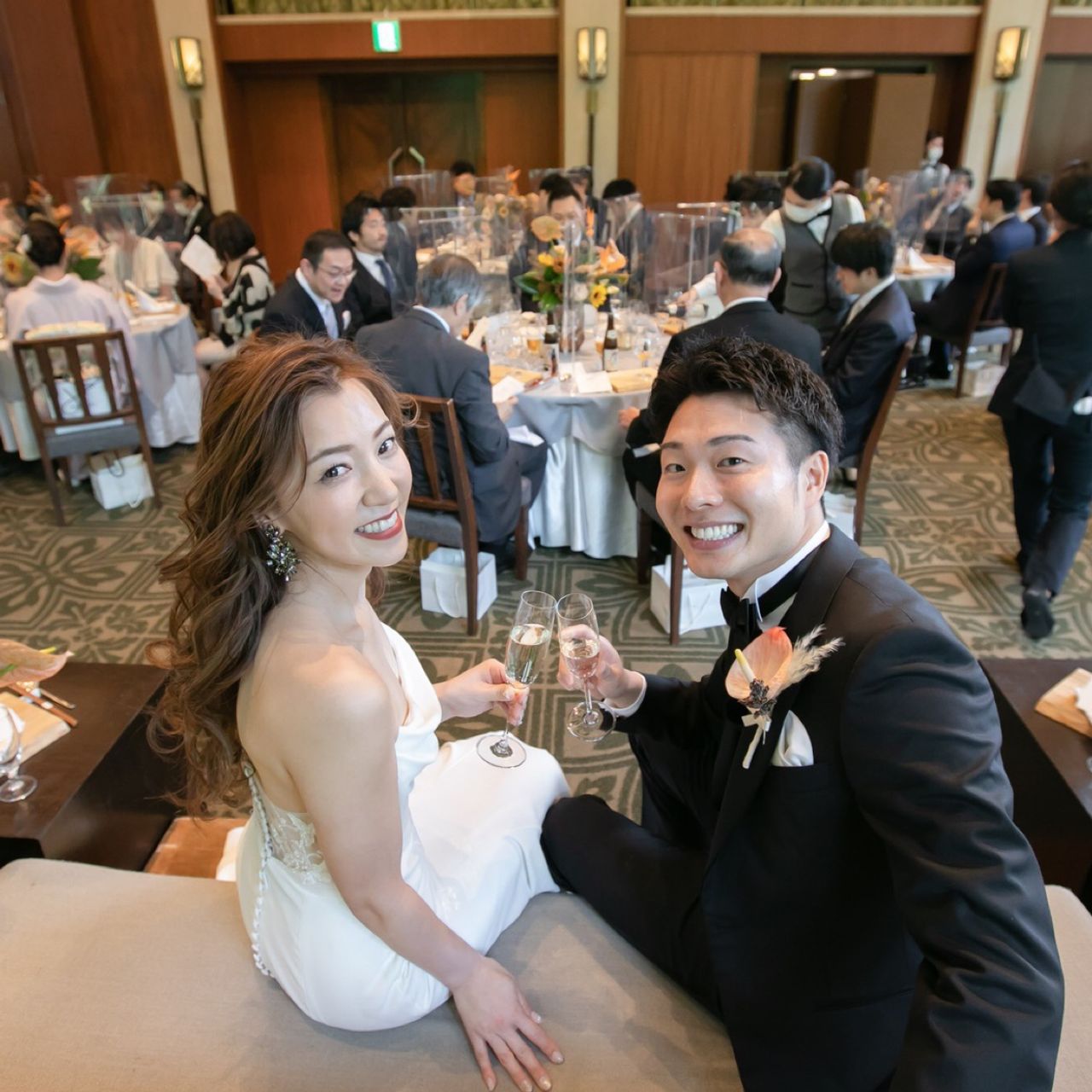 披露宴パーティのカバー写真