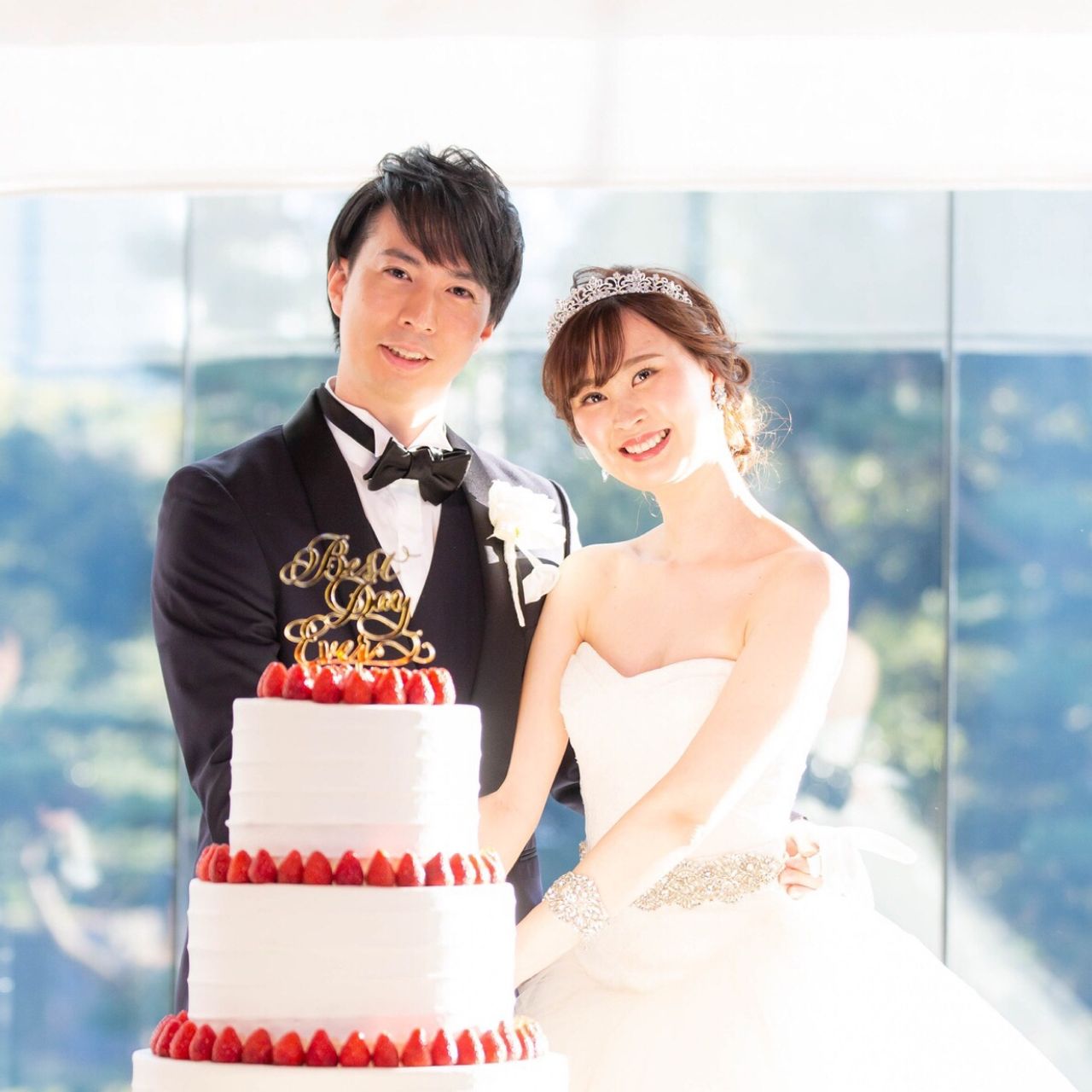 披露宴パーティのカバー写真