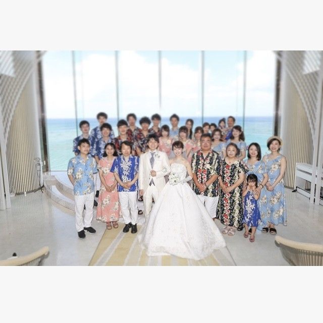 ゲストはレンタルのアロハシャツとムームーをお揃いで揃えました✨カジュアルですが、色鮮やかで華やかです😊