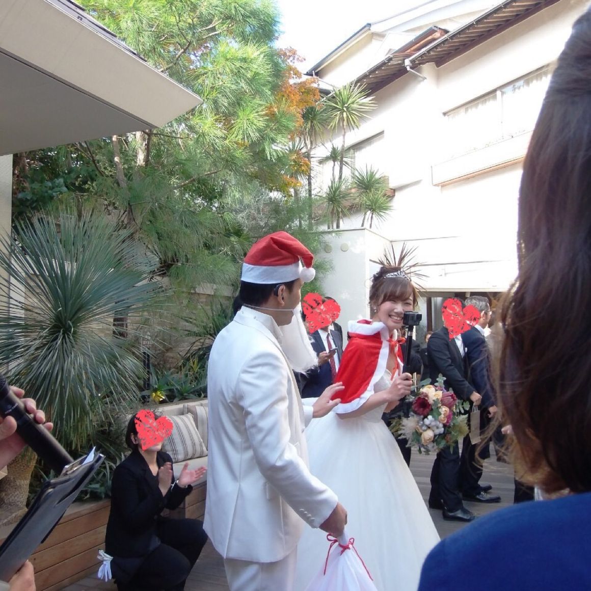 挙式後は、ウェルカムパーティーを🥳
ゴープロで撮影しながらサンタさんの入場🎅🎄✨
みんなには、待ち時間にウェルカムドリンクを♡︎ʾʾ