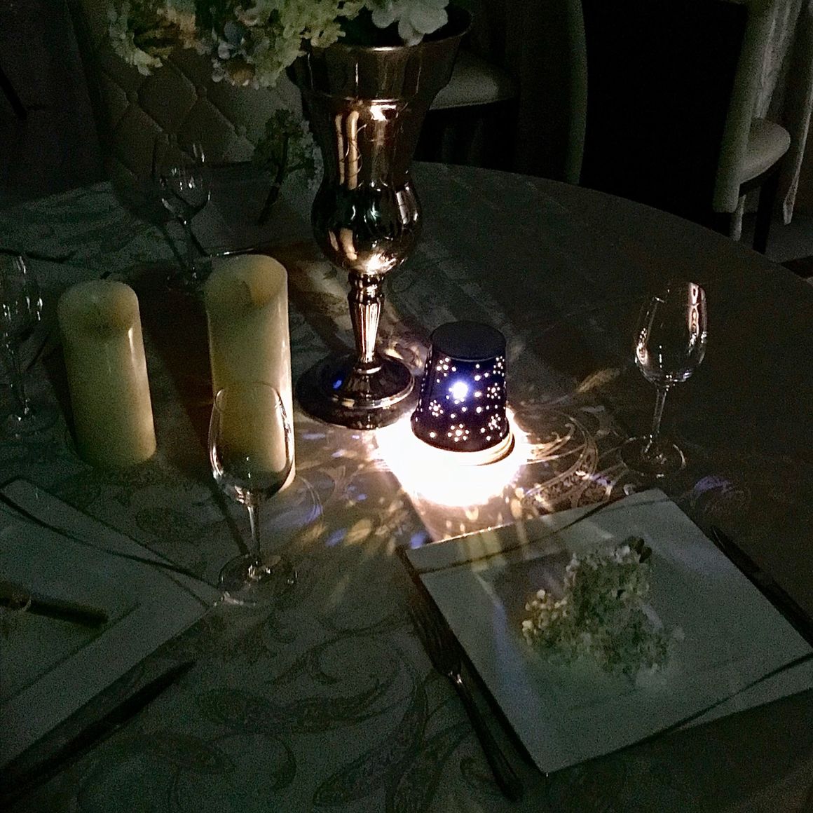 ※リハーサルの写真
各テーブルに置いてゲストに回してもらうとキラキラ会場中が輝く『wishing machine』