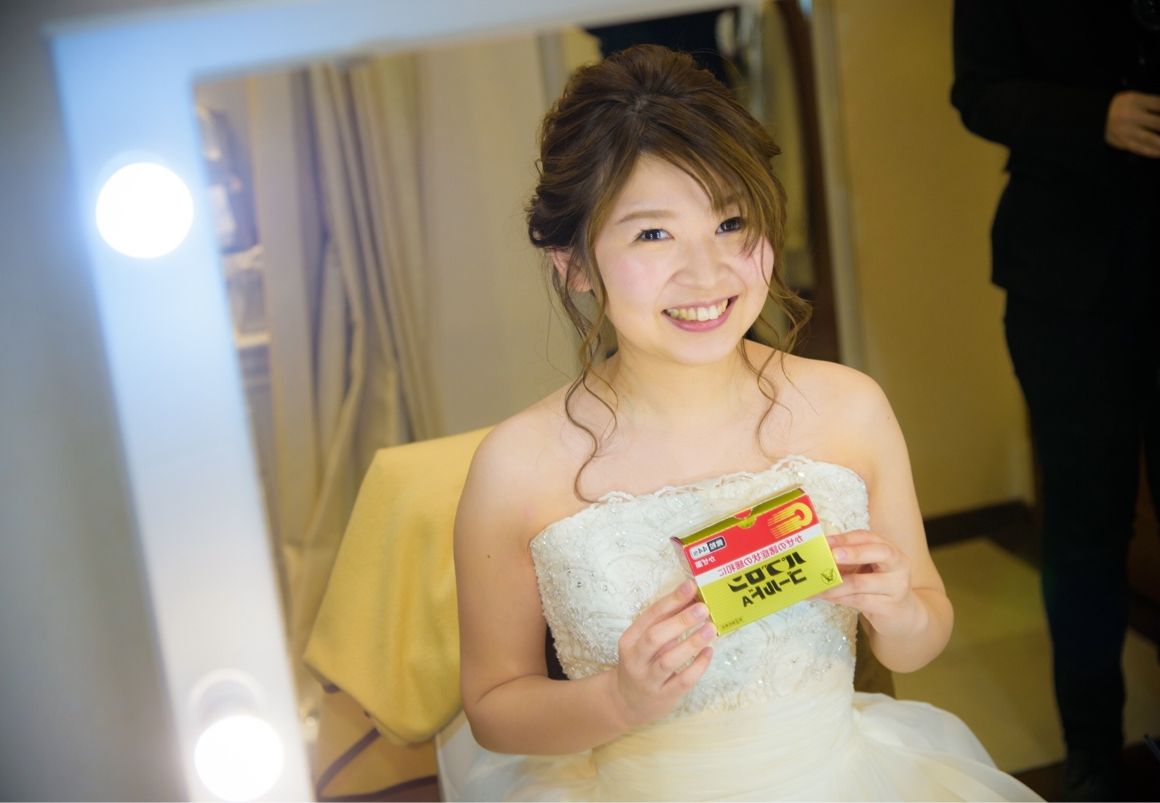 実は当日、鼻風邪ぎみでした?
垂れてくる鼻水たち?(汚くてごめんなさい)
急遽親に、パブロンを持ってきてもらいました！
メイク中に内服〜☺️
お陰様で式は無事乗り越えられました?✨✨