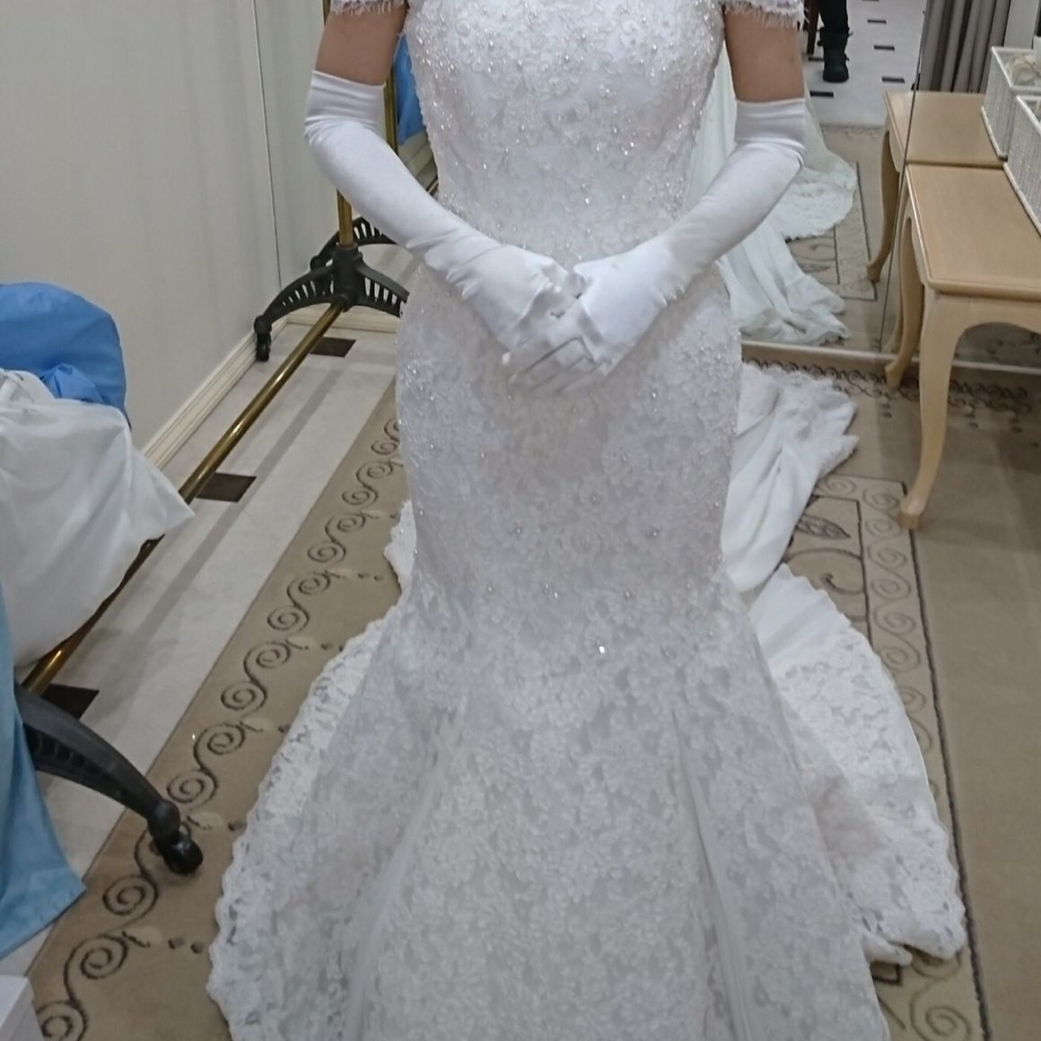 総レースのマーメイドドレスです