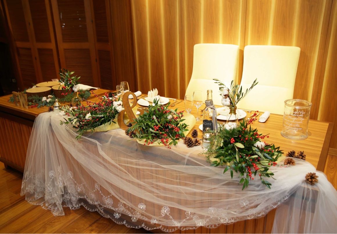 こだわり抜いた高砂❁*.ﾟ
@moss__designさんのアンドオブジェが大好きで、高砂に置いてもらいました☺️💓✨
コットンフラワー×赤い実×まつぼっくり×ベール👰
ベールは、職場の先輩からいただいたものを使用✨
リビエラさんからも、今までない形と嬉しい言葉をいただきました❤️
本当にわがままを叶えてくださった、リビエラ東京さんに感謝の気持ちでいっぱいです🥺💕✨