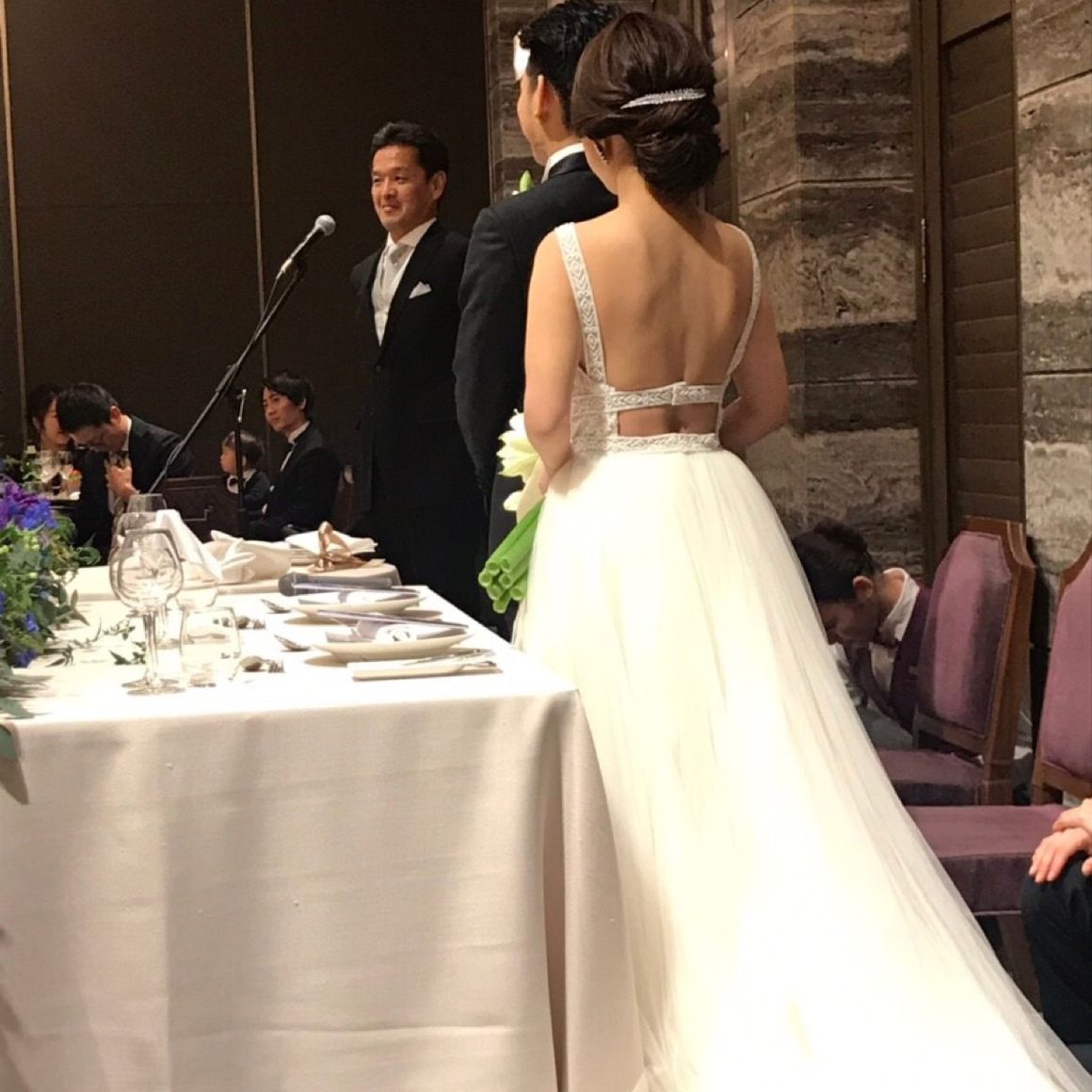 たっぽり重ために下でまとめてもらいました。
少し動き出してもらってのっぺりしないようにしました。