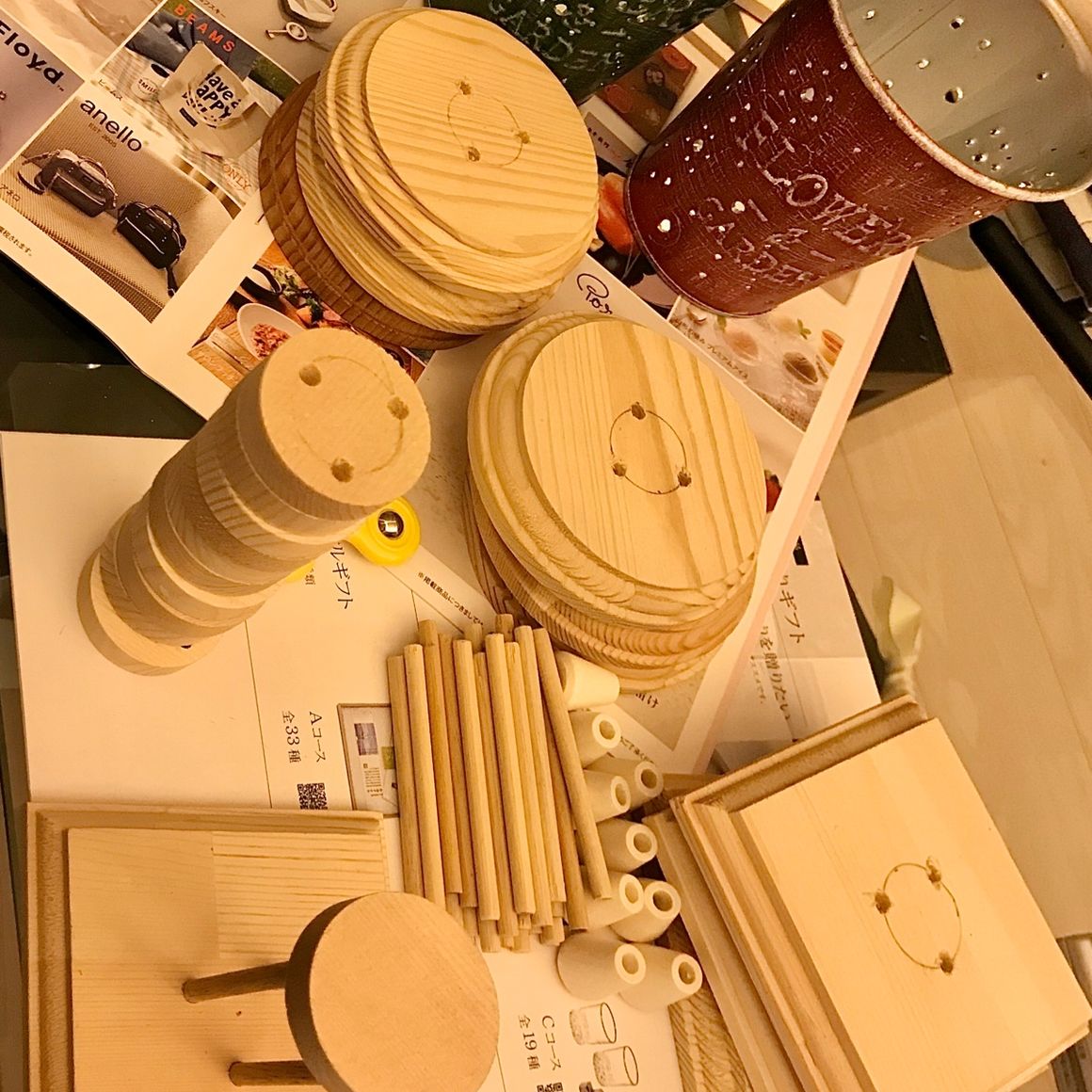 新郎新婦がどうしてもしたかった演出！
新郎が頑張って数ヶ月かけて作り出してくれた
『wishing machine』
テーブルキャンドルの代わりにテーマとしている映画のワンシーンを演出するために使いました！