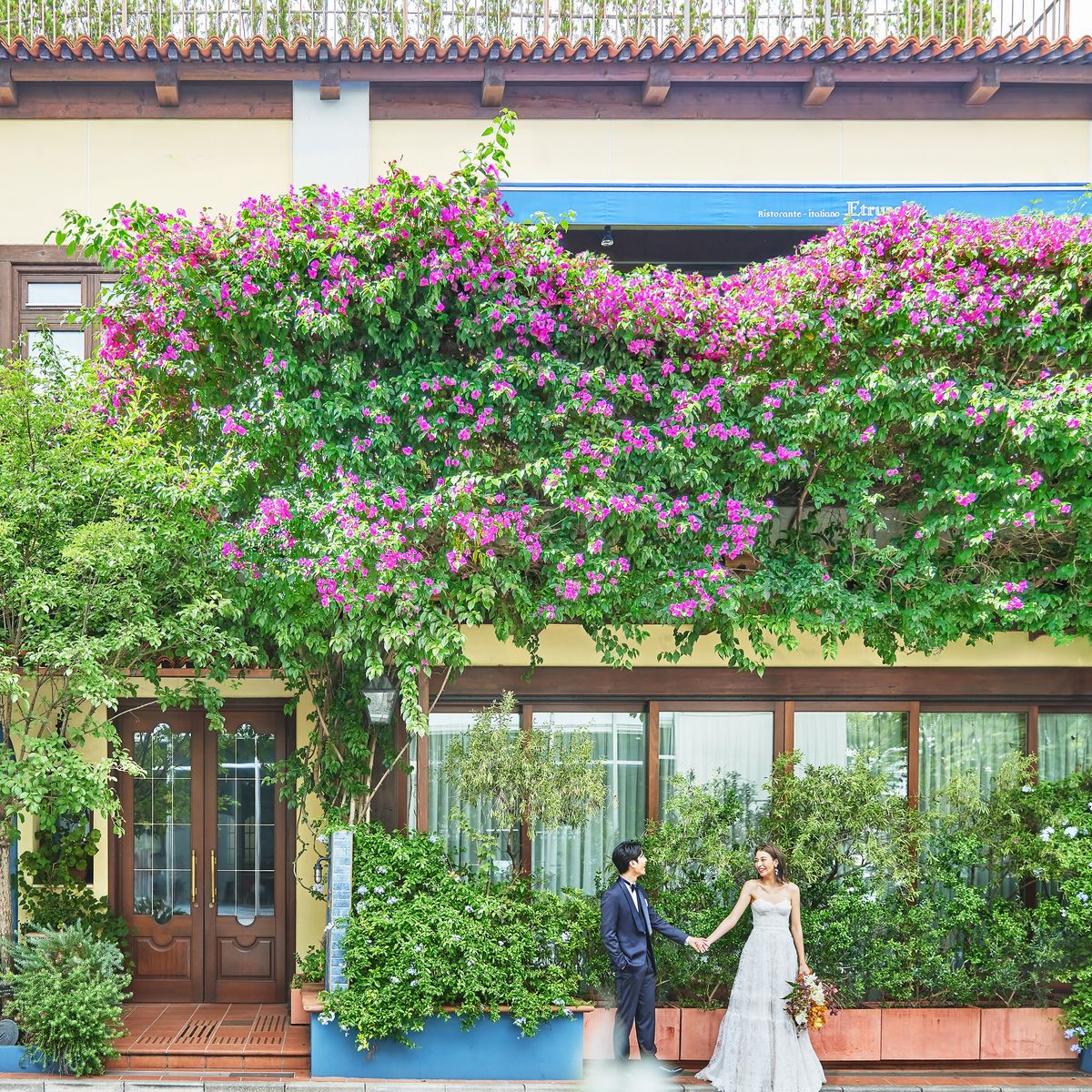 エトゥルスキの公式写真1枚目