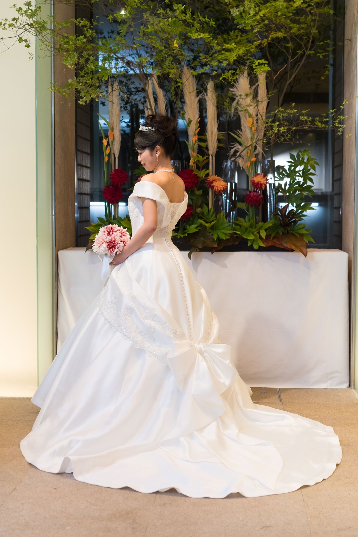 桂由美のウェディングドレスの魅力に迫る 購入できる店舗も紹介 結婚式準備はウェディングニュース