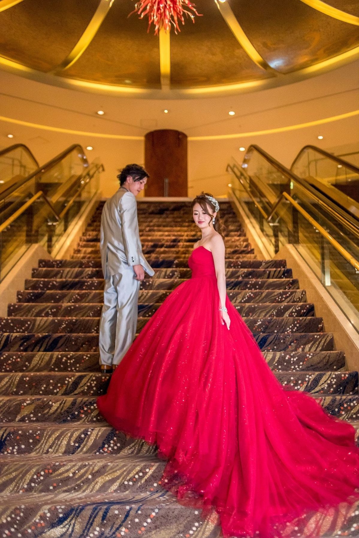 カラードレスは赤で決まり 実際に先輩花嫁たちが選んだドレスを画像で紹介 結婚式準備はウェディングニュース