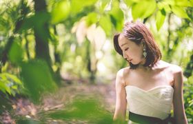 結婚式のヘアアレンジはボブ&ショートがおしゃれ♩5つの定番スタイルをご紹介♡のアイキャッチ画像