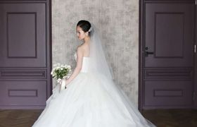 【大人花嫁に人気!】体型カバー&クラス感あふれるドレス30選のアイキャッチ画像