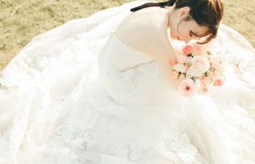 【季節別】純白のドレスをひきたてるウェディングブーケの選び方【四季のブーケ】のアイキャッチ画像