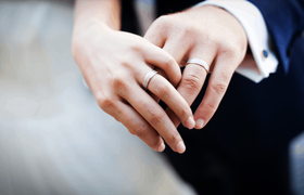 上戸彩さんのプロポーズから結婚式、ハネムーンまで完全網羅！のアイキャッチ画像