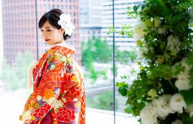 色打掛の選び方！大人花嫁なら和モダンに注目のアイキャッチ画像