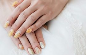 ブライダルネイルで格上げ♡花嫁ネイルデザイン20選のアイキャッチ画像