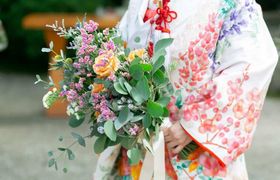 和装の花嫁必見♡参考にしたいブーケデザイン28選♡のアイキャッチ画像