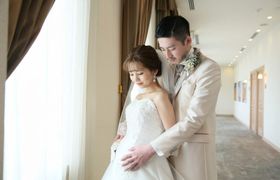 妊婦でも安心の結婚式を♪可愛いウェディングドレス10選♡のアイキャッチ画像