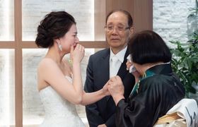 VR結婚式って知ってる?身体の不自由なおじいちゃん・おばあちゃんも結婚式に参加できる時代に!のアイキャッチ画像