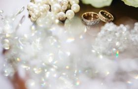 《クリスタル》がテーマのキラキラ*＊可愛いすぎるウェディングアイディア特集♪のアイキャッチ画像