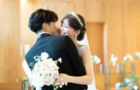 カメラマンにお願いしたい♡結婚式当日の『瞬間フォト』がとっても素敵!のアイキャッチ画像