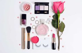 写真映えする結婚式のお呼ばれセルフメイク♡使えるプチプラアイテム16選のアイキャッチ画像