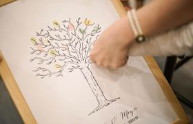 婚姻証明としても人気♡ゲスト参加型演出のウェディングツリー♪のアイキャッチ画像