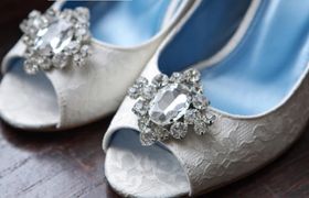 結婚式お呼ばれ♡シューズクリップでちょっと差がつくお洒落テク♩のアイキャッチ画像