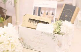 会費制結婚式の《引き出物》はいる？いらない？相場と選び方のアイキャッチ画像