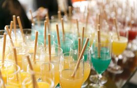 結婚式のウェルカムドリンクって絶対必要？種類とアイディアまとめのアイキャッチ画像