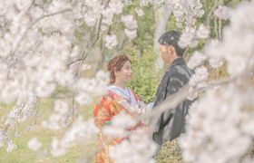 春はすぐそこ♡桜に囲まれた春の前撮りが素敵すぎる＊⁺のアイキャッチ画像