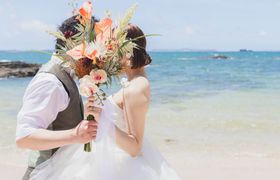 リゾ婚花嫁さん必見♡リゾートテイストのウェディングブーケ15選のアイキャッチ画像