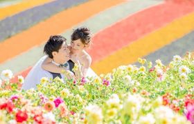 これから夏に向けて撮りたい♡おすすめのお花畑前撮りショット15選のアイキャッチ画像