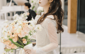 今、袖付きウェディングドレス人気が再燃中!!デザインと人気の理由を紹介♡のアイキャッチ画像