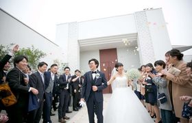 結婚式場をザ・ピークプレミアムテラスに決めた理由!迷った式場はどこ?minori.0302weddingさんにインタビュー♡のアイキャッチ画像
