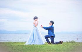 前撮りで挑戦したい♡プロポーズ風のおすすめポーズ集!のアイキャッチ画像