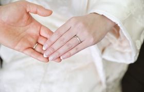 和風の結婚指輪・婚約指輪を買うなら?人気3ブランドのデザイン&相場を比較♡のアイキャッチ画像