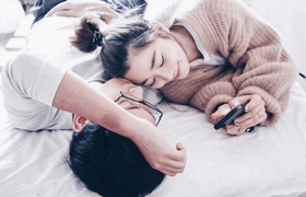 【おうちデート】で何する?することアイデア&必要な事前準備はこれ!のアイキャッチ画像