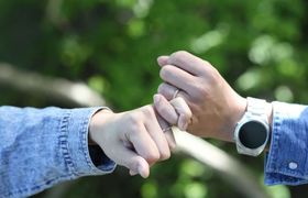 結婚指輪っていつからつけるもの?先輩花嫁さんたちが選んだタイミングのアイキャッチ画像