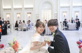 今すぐ撮影指示書に追加して！『振向き乾杯ショット』が素敵すぎる♡のアイキャッチ画像