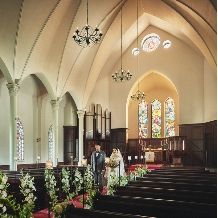 【挙式プラン_聖タリアセン教会】市内レストランWとコラボ可能！〈大聖堂で本格挙式＋衣装＋ヘアメイク〉