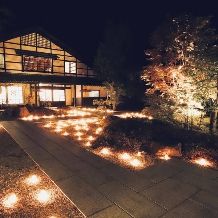 古民家を埋め尽くすキャンドルの光が二人を見守る灯り婚プラン