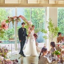 【27年5～6月】60名242万◆最大112万優待｜新緑の開放的な空間美｜初夏婚