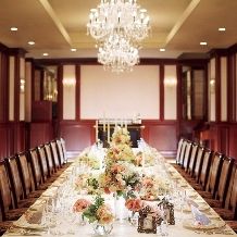 【26年7-12月】人気の秋を含む好季節に。家族と誓う、本格教会での心温まるウェディング