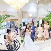 ＼80名以上でもゆったり♪／おもてなしも安心！演出Full体験の大人数ウェディングプラン