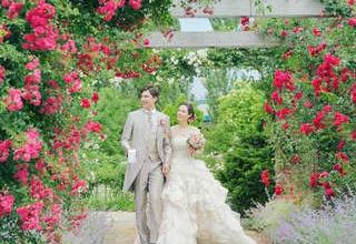 大人気!薔薇が咲き誇るガーデンでフォトウエディングを