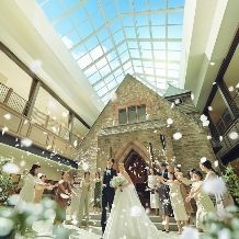 【26年6月まで＊人気シーズンお得プラン】◆2点目ドレス上限フリー◆最大150万ご優待◆50名175万