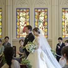 《家族婚プラン》10名149万→58万｜コスパ◎大聖堂挙式で誓った後に家族でゆったり会食♪