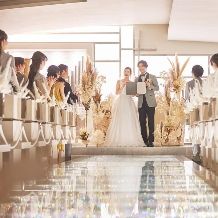 緑が美しい春婚＜27年4～6月◆50名 281万→216万＞花粉も気にならない全天候型式場での結婚式